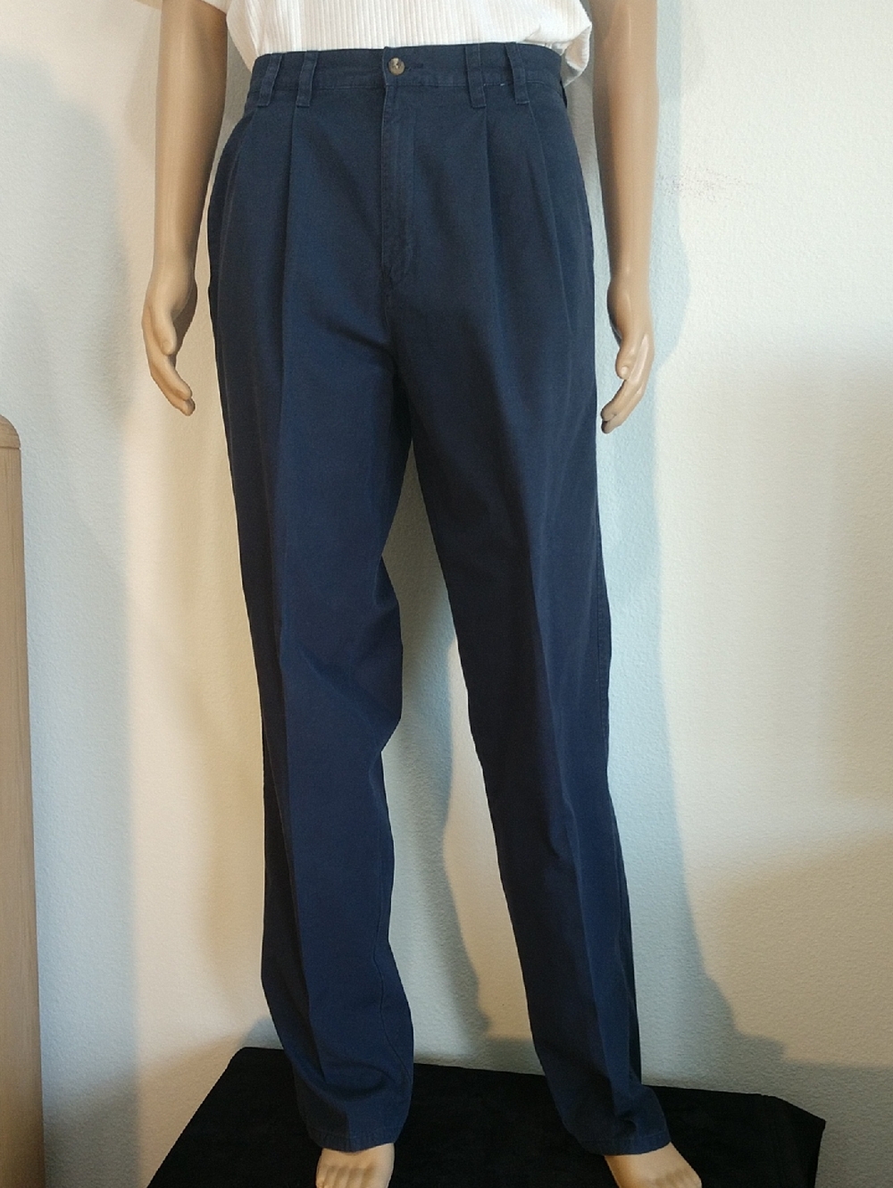 Eddie Bauer Navy Pleated Chinos 34 x 34